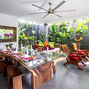 grand-suite-in-villa-khaleesi.ubudhotelsnow.com/